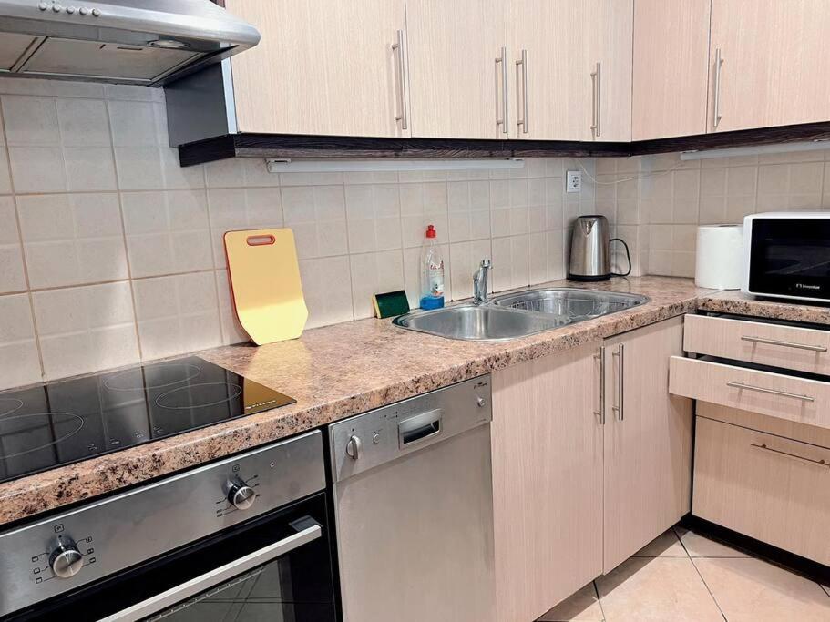 Charming 2Bedroom Apartment With Parking Atenas Exterior foto
